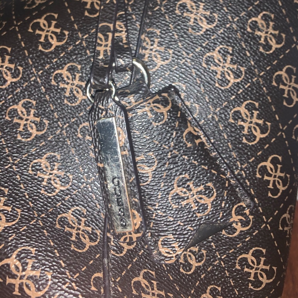Guess Purse - Picture 4 of 4